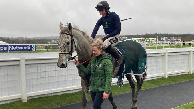 Snow Leopardess returning to the winners enclosure