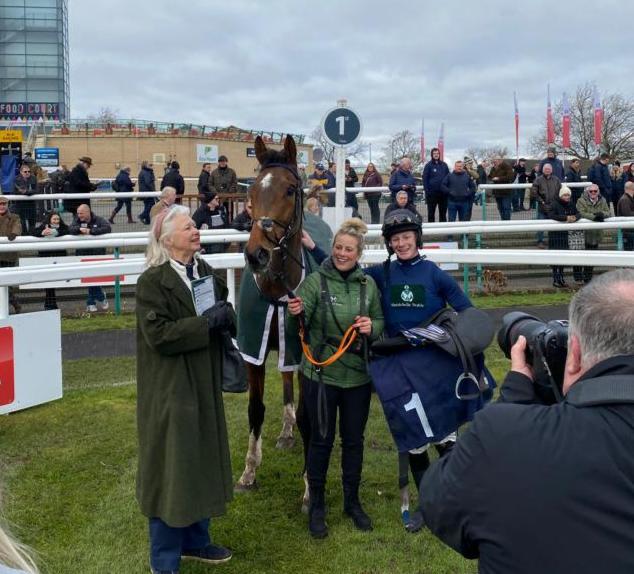 Paramount Winning emphatically at Doncaster with his breeder Marietta Fox-Pitt